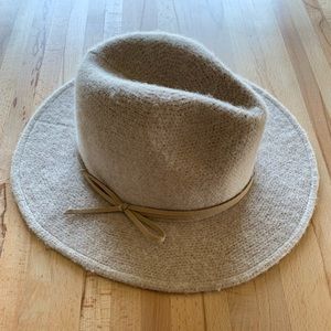Women’s Knit Fedora hat
